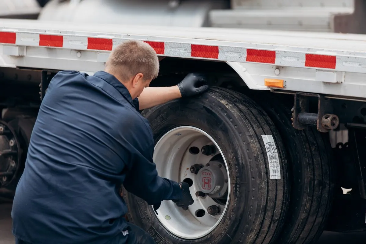 truck-tire-repair-service-2-1200x800